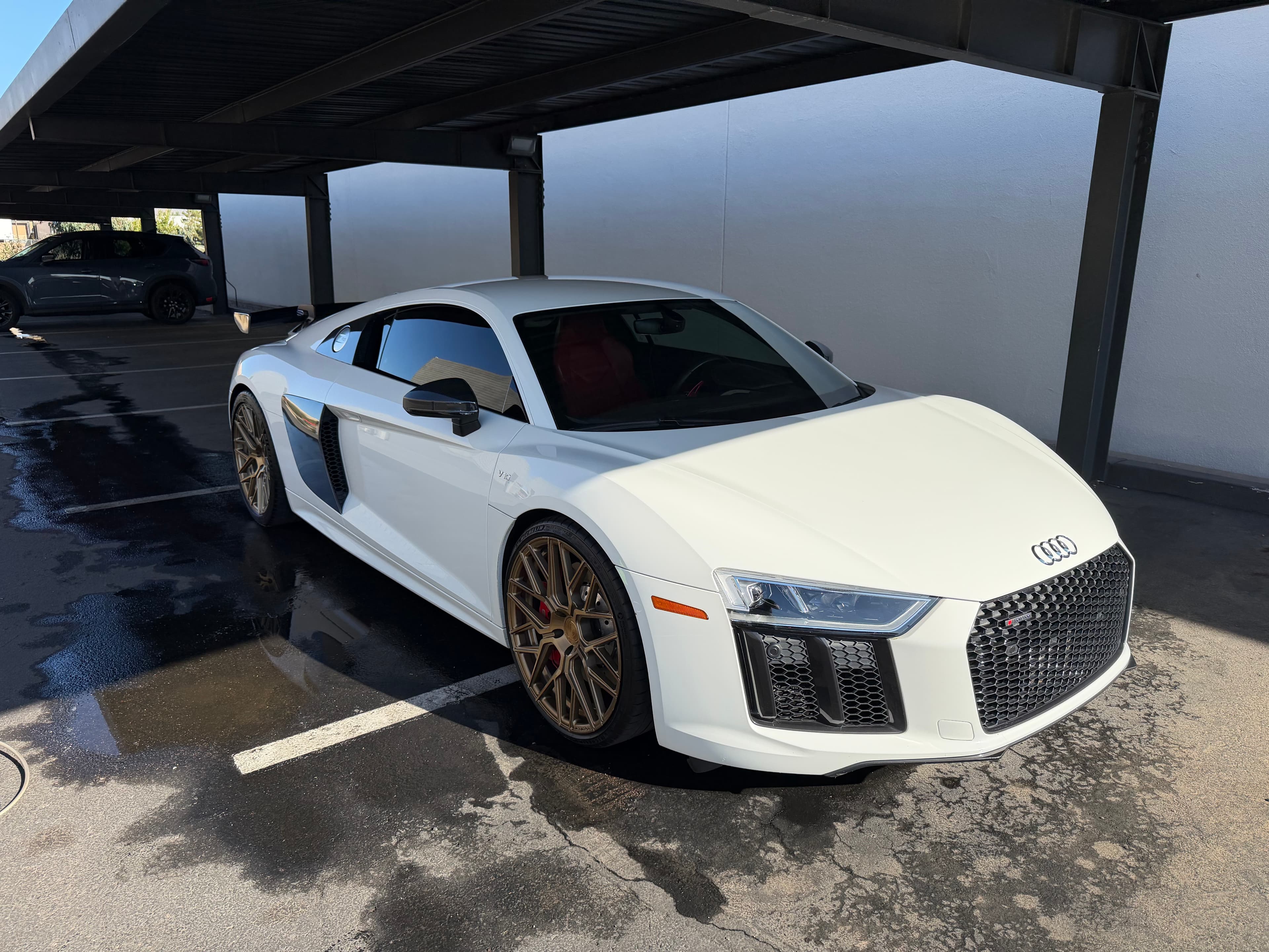 Audi R8 (White)